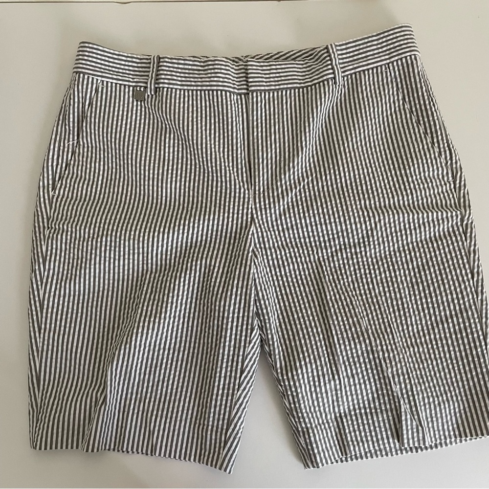 Ralph Lauren Women's Shorts Size 8P/ Green tag.